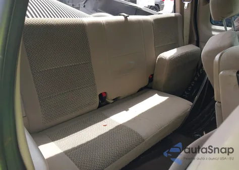 2004 Ford F-150 Heritage Xl/Xlt из США, поврежденный, VIN 2FTRX18W44CA17349